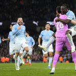 Manchester City y Liverpool avanzan en la Carabao Cup con penaltis