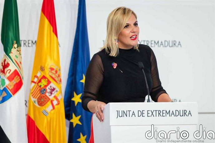 Manzano avanza una reunión el 15 de octubre de la mesa sectorial para abordar la situación de los empleados públicos