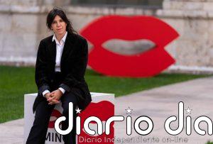 Marine Atlan, cineasta francesa: "La juventud ya no se deja engañar por el espejismo de la meritocracia"