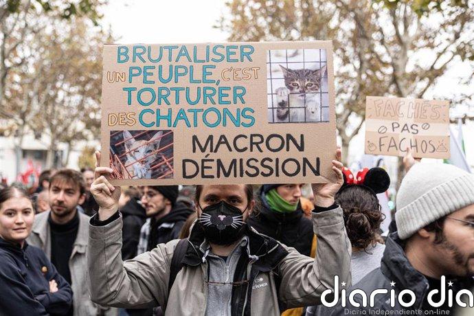 Más de 320.000 personas se manifiestan en toda Francia en el Tercer Acto de las protestas sociales