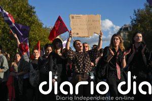 Más de 400 institutos permanecerán cerrados este lunes en medio de la ola de protestas estudiantiles