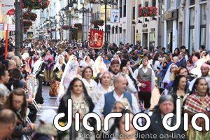 Más de 410.000 personas pasan por la plaza del Pilar en una Ofrenda de Flores concluida casi a medianoche