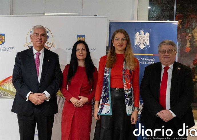 Más de 60 tesoros textiles rumanos salen por primera vez de su país para exponerse en la Real Fábrica de Tapices