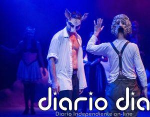 Mauricio Kartun reinterpreta 'Las bacantes' de Eurípides en 'Baco Polaco', que llega este viernes a Teatros del Canal