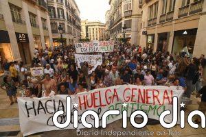 Miles de malagueños y granadinos claman por el derecho a una vivienda tras una mañana de protestas en Cádiz y Huelva