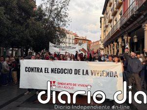Miles de personas claman en CyL contra "el negocio de la vivienda" y abogan por la huelga general