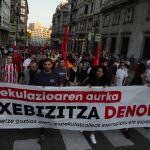 Miles de personas reclaman en Euskadi el "fin de la especulación con la vivienda" y la expropiación a especuladores