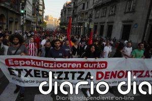 Miles de personas reclaman en Euskadi el "fin de la especulación con la vivienda" y la expropiación a especuladores