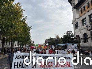 Miles de personas se manifiestan en Santander por la vivienda y llaman a la huelga general