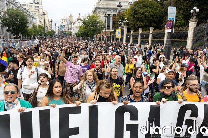 Miles de personas se manifiestan en toda España para pedir una huelga general por la crisis de vivienda