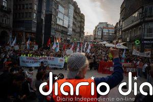 Miles de personas toman las calles de las principales ciudades gallegas para reclamar una vivienda "digna"