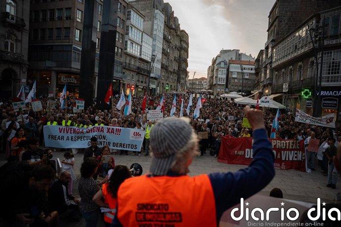 Miles de personas toman las calles de las principales ciudades gallegas para reclamar una vivienda "digna"