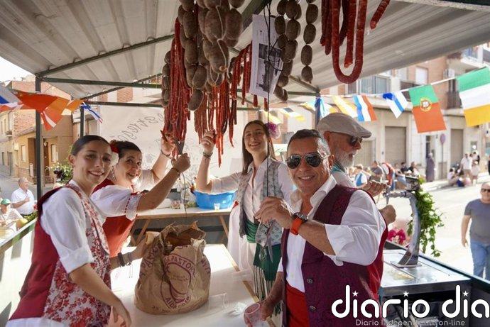 Miles de personas toman las calles de Santomera para celebrar el Bando de la Huerta
