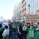 Miles de profesores 'rodean' la Consejería de Educación en el segundo día de huelga en defensa de la "pública"
