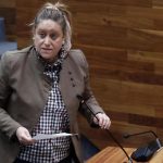 Monroy defiende en el Pleno la gestión de su consejería ante PP y Vox que hablan de "colapso, caos y propaganda"