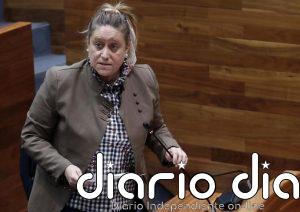 Monroy defiende en el Pleno la gestión de su consejería ante PP y Vox que hablan de "colapso, caos y propaganda"