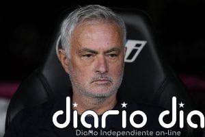 Mourinho planta a la prensa tras ganar al Villarreal con uno menos