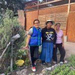 Mujeres “reverdecen” el desierto al convertir basurales y arenales en huertos comunitarios