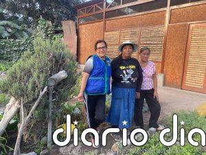 Mujeres “reverdecen” el desierto al convertir basurales y arenales en huertos comunitarios