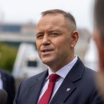 Nawrocki logra entrar a la sede del Constitucional en Polonia tras bloqueo liderado por la nueva presidenta de la Corte