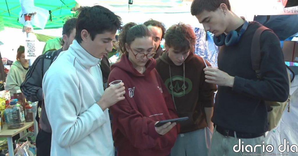 'Ni contigo ni sin ti', la reacción de los acampados en Sol tras el anuncio del adelanto electoral