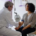No es como se creía sobre la menopausia: la última regla provoca un cambio brusco en la mitad de los marcadores