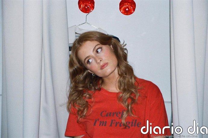 Olivia Bay debuta con 'El amor no está de moda': "Hay que alzar la voz sobre cosas que necesitan un cambio"
