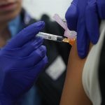 Osakidetza pone en marcha a partir de este lunes una docena de centros de vacunación para gripe y covid sin cita previa