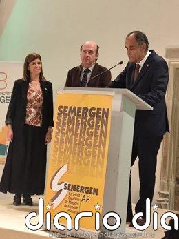 Pilar Borraz y Ramón Boria, socios de honor con emblema de oro de la Sociedad Española de Médicos de Atención Primaria