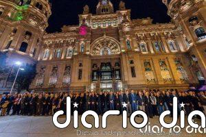 Política, economía y ciudadanía se unen en Madrid en una Cibeles de luto que llora a los que ya no están