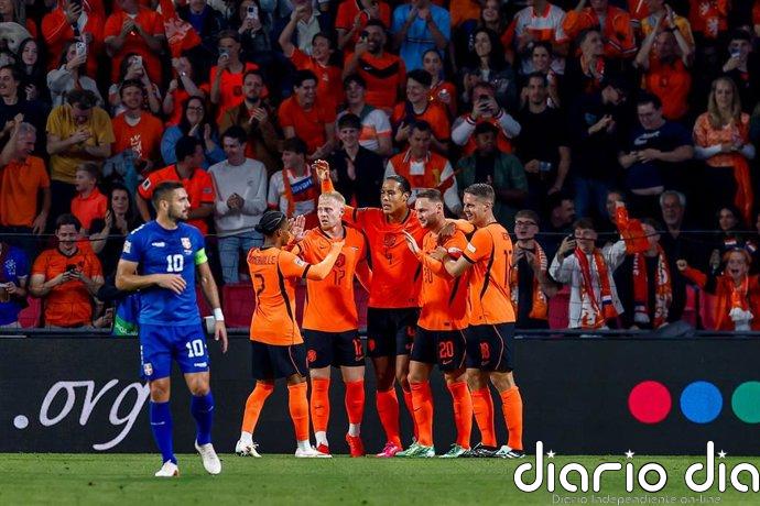 Portugal logra los cuartos sin Cristiano y la 'Oranje' de Xavi ya es líder