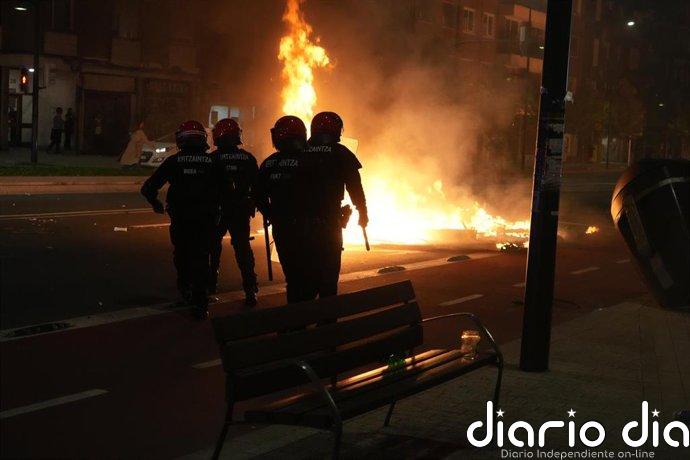 Pradales dice que la Ertzaintza ha detenido a 14 personas en los incidentes de Bilbao y advierte que seguirá arrestando
