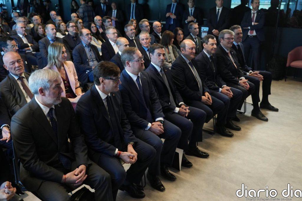 Pradales reivindica el "autogobierno digital" y advierte de las mejoras de IA pero también de su poder de "manipulación"