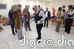 Profesionales de centros de día municipales amplían su formación con un traje simulador de edad