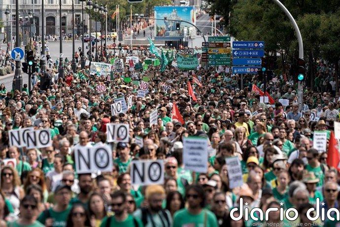 Profesores de la pública arrancan este miércoles una huelga indefinida para exigir "más recursos y mejores condiciones"