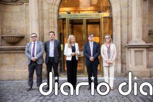 PSOE e IU dicen que el presupuesto de Economía "es el que menos crece" y está limitado" frente al apoyo del PP
