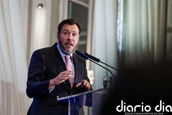 Puente lamenta la dimisión del delegado en Madrid, critica el momento elegido y sospecha que hay "otras razones"