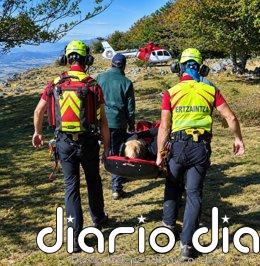 Rescatan a una montañera en la sierra de Entzia en Agurain tras caerse y lesionarse la espalda Rescate de una montañera en la sierra de Entzia, en Aguración (Álava).