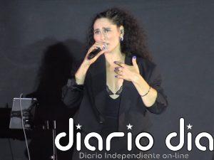 Rosa López desvela el curioso origen del título de sus memorias y confiesa su miedo a que su carrera musical termine