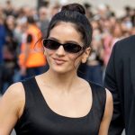 Rosalía arrasa en el Show de Jimmy Fallon presumiendo del éxito de 'Lux' y con un vestido negro tan sobrio como elegante