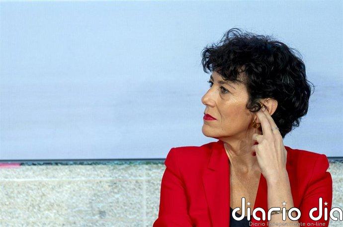Saiz acusa a Feijóo de "reirse de las mujeres" y garantiza blindar el aborto en la Constitución en próxima legislatura