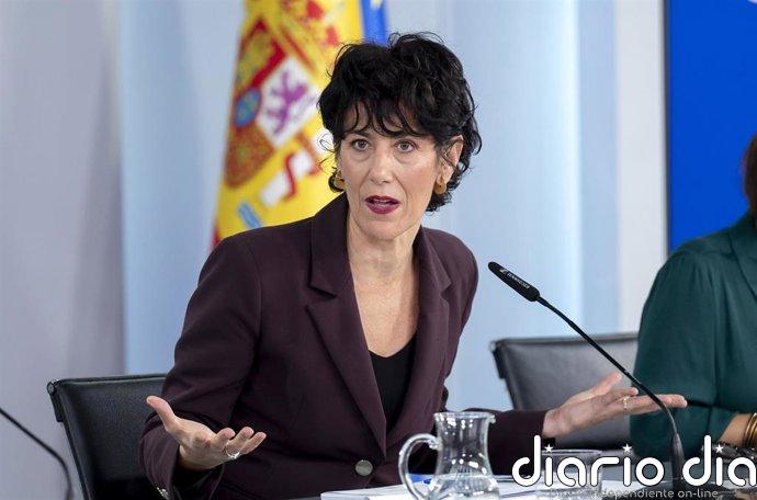 Saiz confirma que el Gobierno subirá el SMI en 2027 y mantendrá su exención en el IRPF