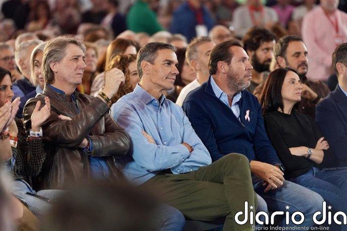 Sánchez apela a la concentración del voto de izquierda en el PSOE: "Todo al rojo"