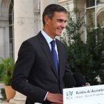 Sánchez asegura que no darán "un paso atrás": "O están con la mayoría social o con los especuladores"