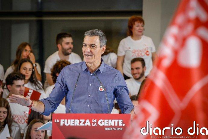 Sánchez carga contra Feijóo por sus planes sobre Igualdad y el aborto: "Criarse entre mujeres no te hace feminista"