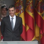 Sánchez, recibido con insultos, abucheos y pitos a su llegada al desfile de la Fiesta Nacional