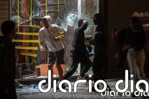 Sánchez ve "puro vandalismo" en los disturbios de Barcelona y promete "cero tolerancia" con los violentos