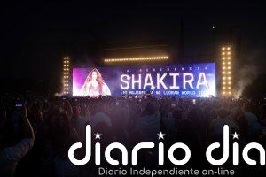 Shakira sube a Dua Lipa al escenario en su octavo concierto en Madrid para cantar 'Antología'