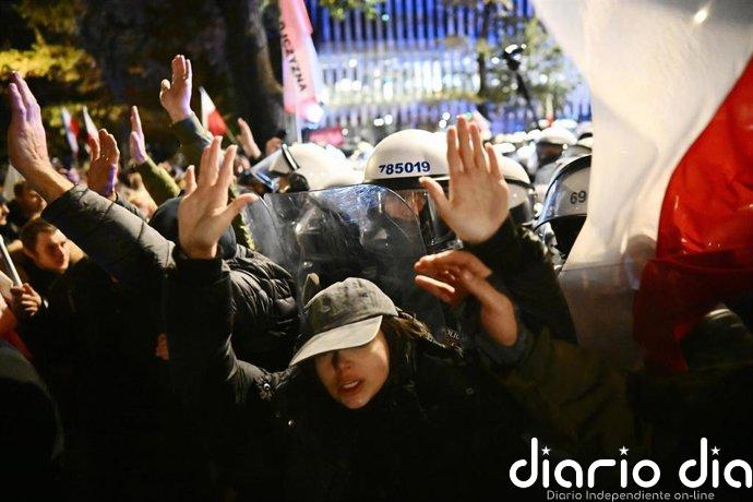 Siete jueces veteranos del Constitucional polaco denuncian la intervención "completamente ilegal" del tribunal