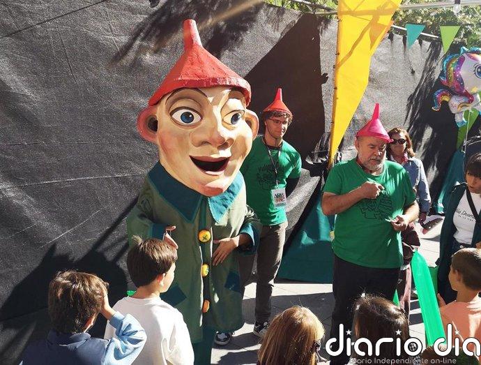 Teatro Arbolé crea el cabezudo de Pelegrín, su personaje más querido y popular